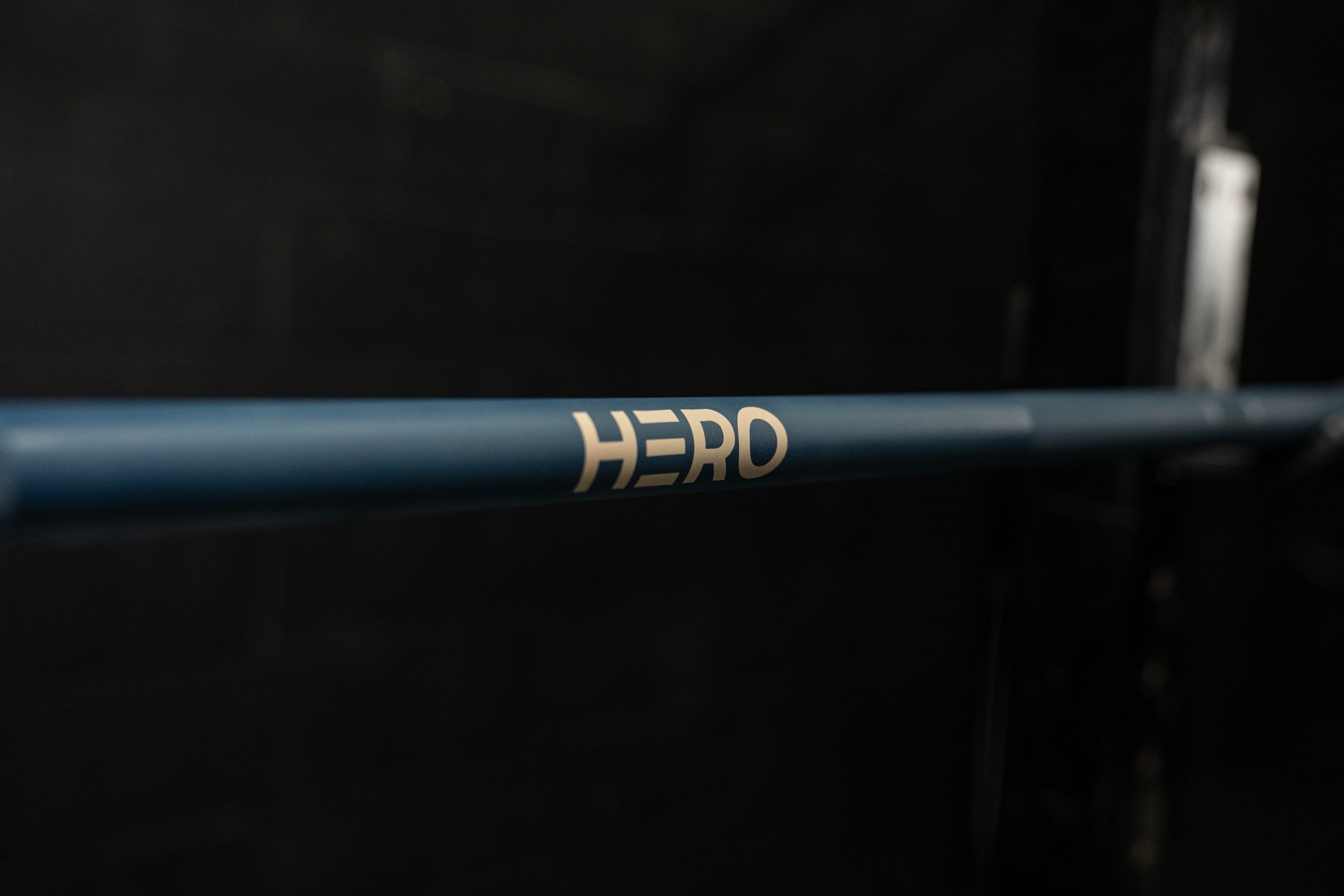 Hero 20kg Legend Bar - Go Navy Edition