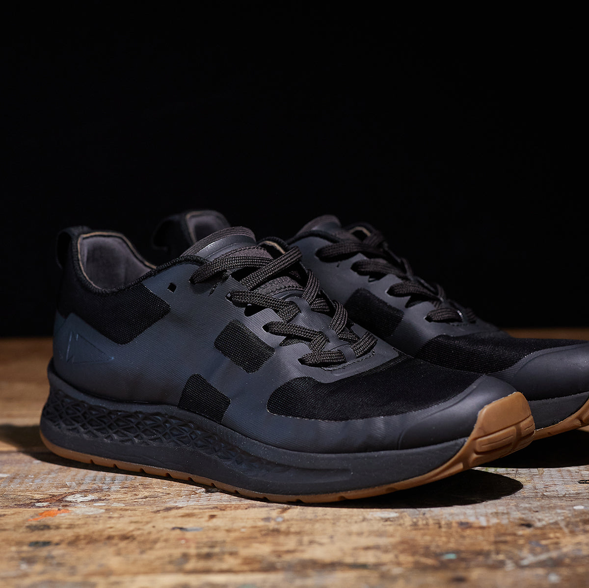 Rough Runners - Black + Gum