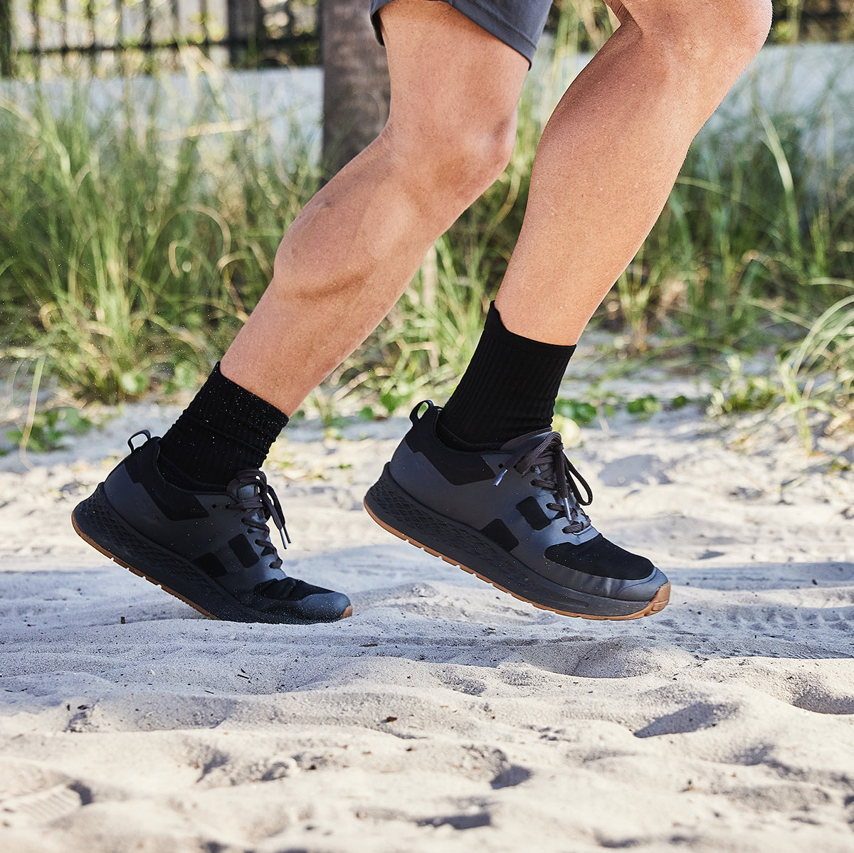 Rough Runners - Black + Gum