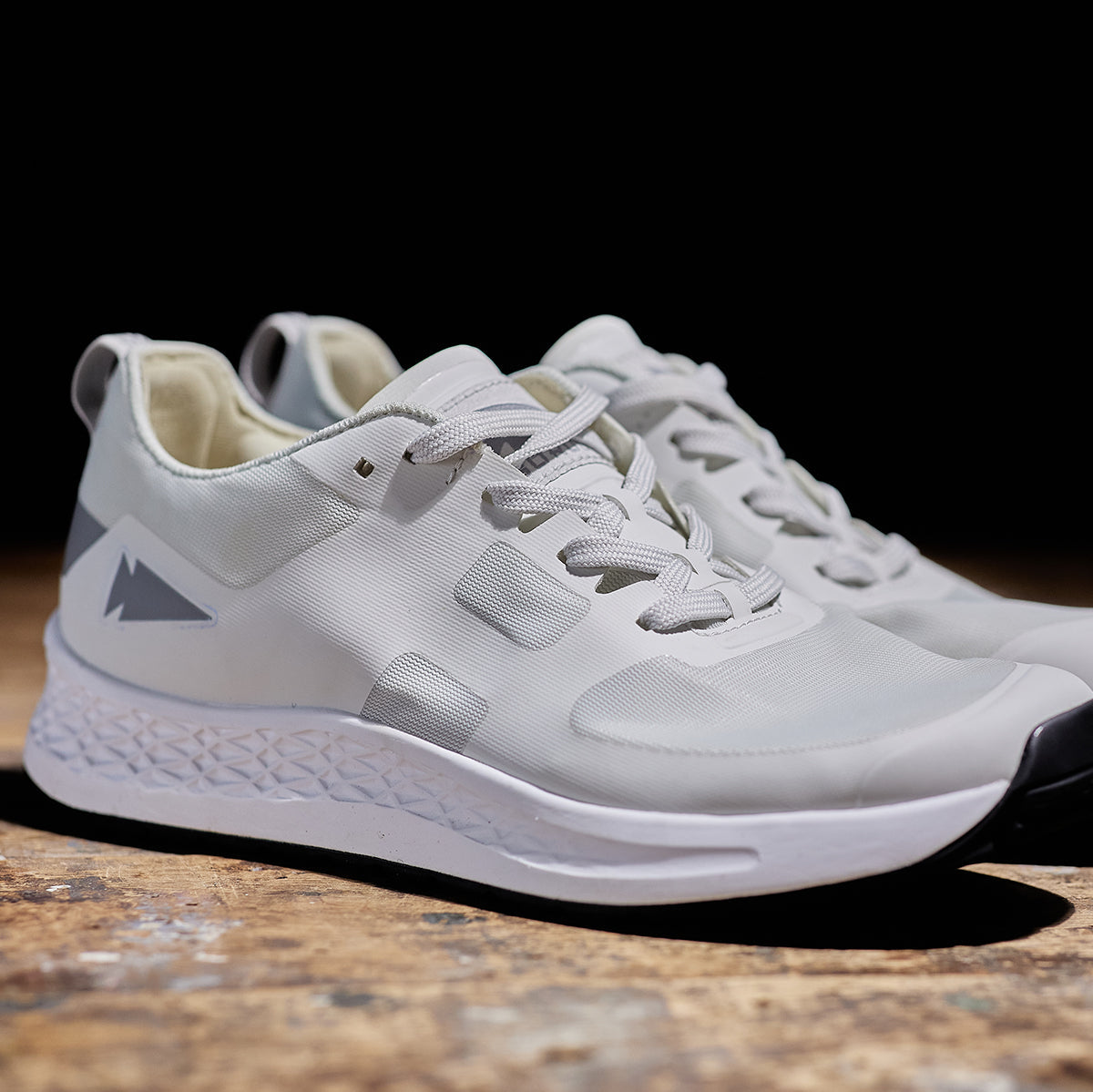 Rough Runners - Light Grey + White