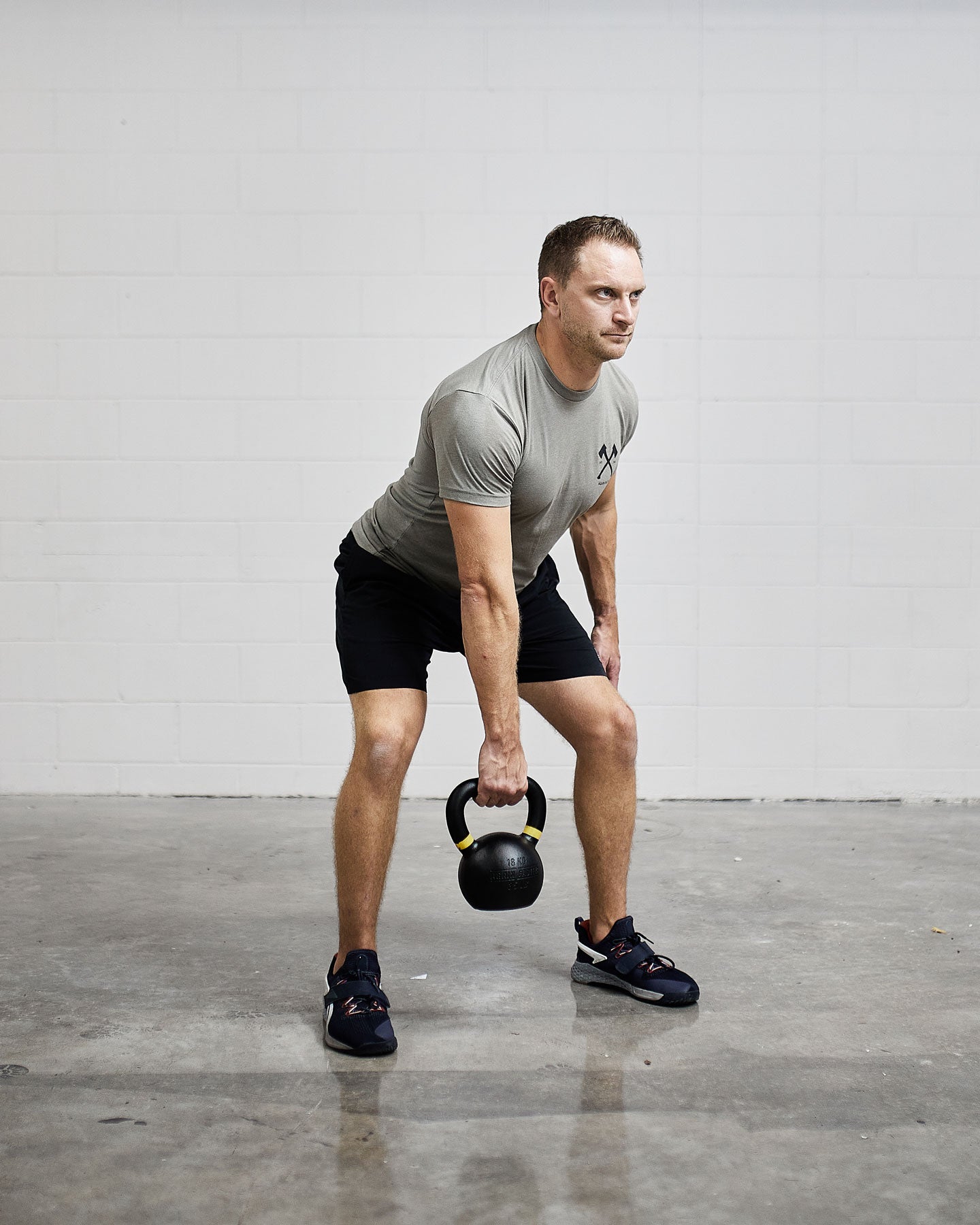 single arm kettlebell swing